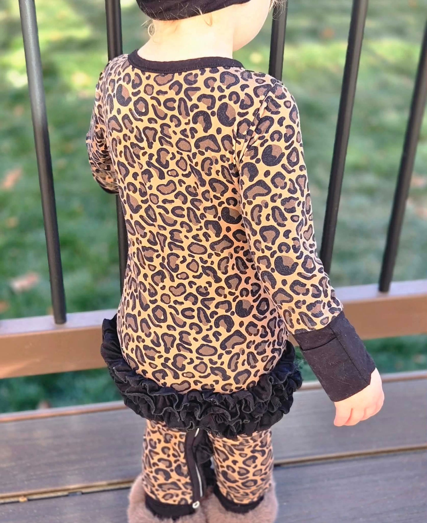 Wild - Ruffle Butt & Bow